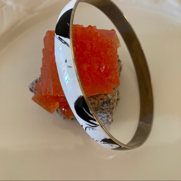 Vintage Black & White Enamel Bangle Bracelet - Picture 3 of 8